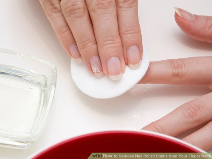 How to remove nail polish stains from toenails