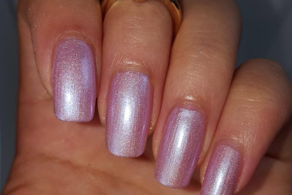 Iridescent pearl nail polish