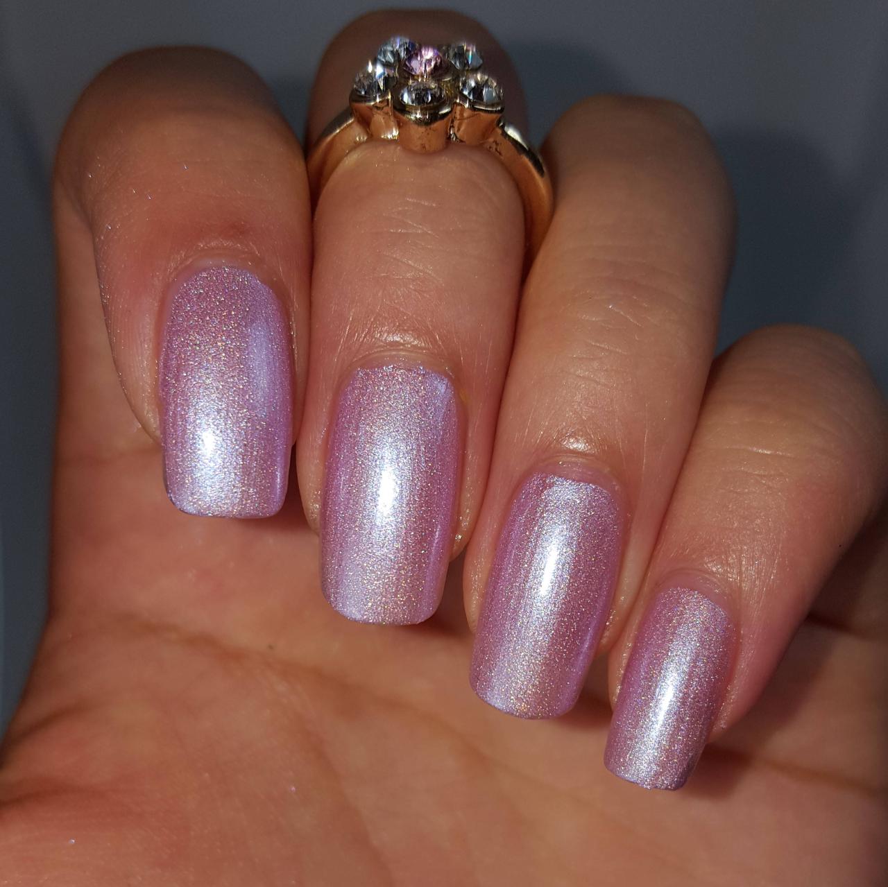 Iridescent pearl nail polish