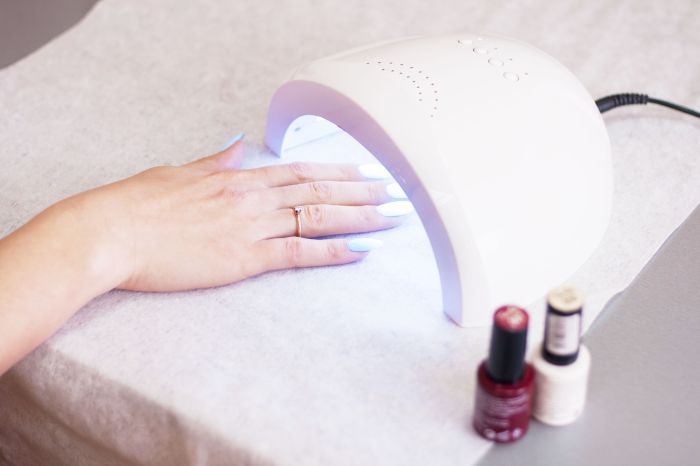 Does uv light dry normal nail polish